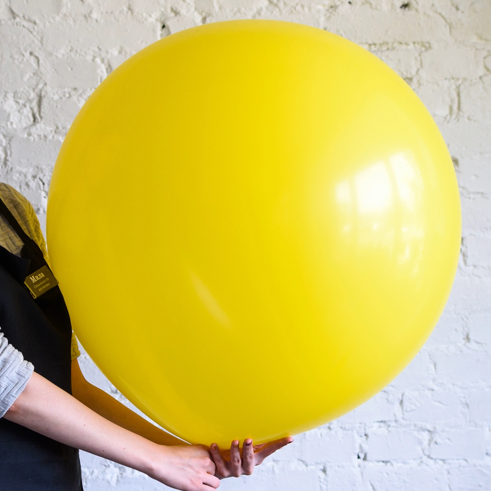 Шар 27 см. Желтые воздушные шары. Большой желтый воздушный шар. Большие шары желтый. Огромный латексный шар.
