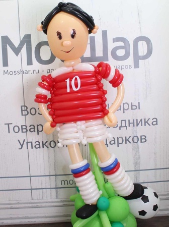 Фигура из воздушных шаров Футболист